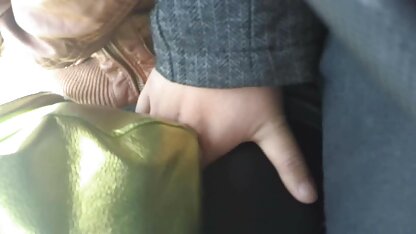 पुरुषों के लिए टोपी हिंदी सेक्सी फुल मूवी के साथ दो सुंदर महिलाओं