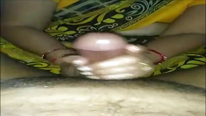छोटे स्तनों न्यू हिंदी सेक्सी मूवी और एक योनि